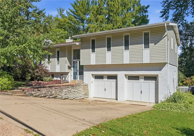 Photo 1 of Single family home for sale at 109 Dillon Dr, Mt Lebanon, PA 15243 | MLS# 1773628 | Listing updated on 2026-10-06