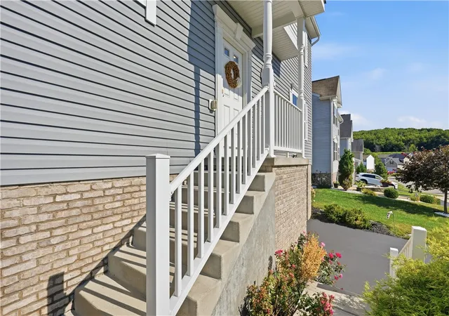 Photo 2 of Single family home for sale at 108 Dutch Crk Dr, Zelienople Boro, PA 16063 | MLS# 1774030 | Listing updated on 2026-09-10