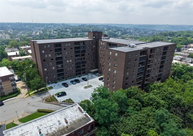 Photo 3 of Condo for sale at 5600 Munhall Rd #302, Squirrel Hill, PA 15217 | MLS# 1773938 | Listing updated on 2026-10-17