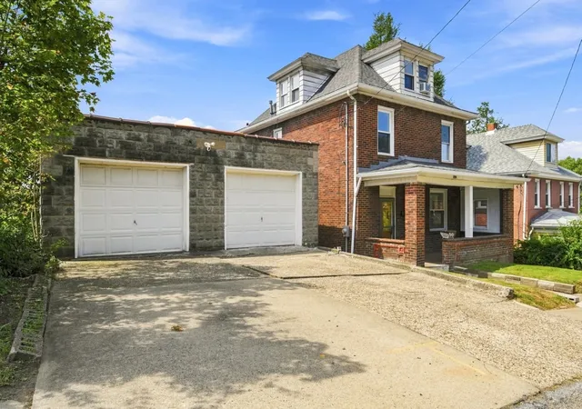 Photo 3 of Single family home for sale at 423 Wilson Ave, Ambridge, PA 15003 | MLS# 1774033 | Listing updated on 2026-09-18