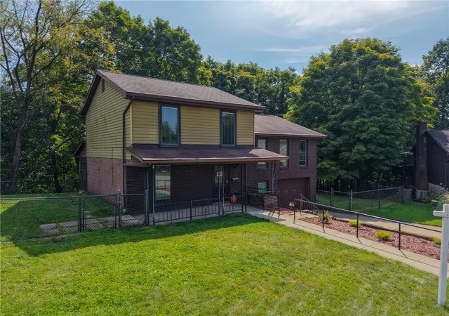 Photo 3 of Single family home for sale at 158 Mary Ellen Dr, N Versailles, PA 15137 | MLS# 1773959 | Listing updated on 2026-09-17