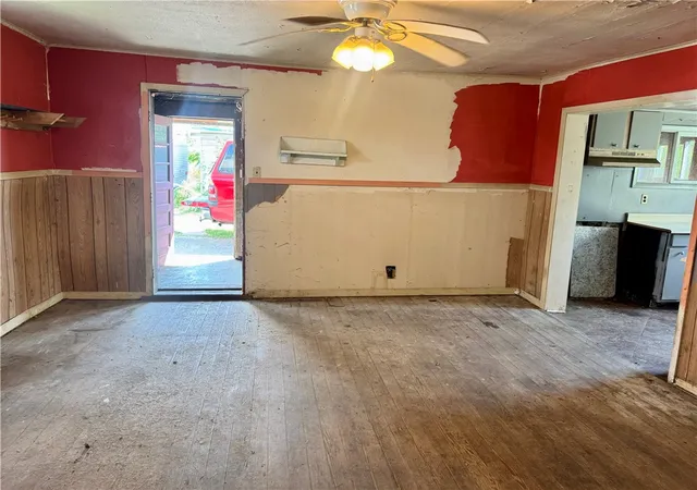 Photo 4 of Single family home for sale at 718 Fairview Rd, Washington Twp, PA 16050 | MLS# 1773590 | Listing updated on 2026-09-11
