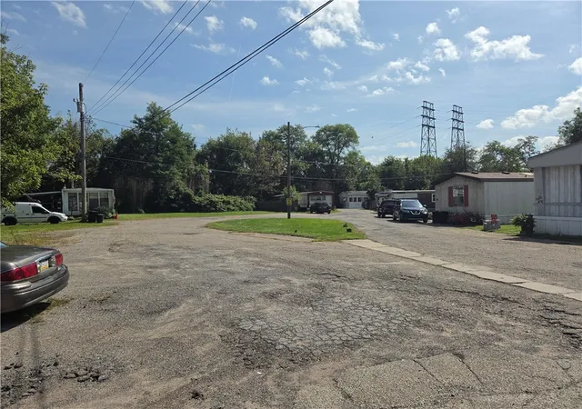 Photo 2 of Multi family home for sale at 1 Bradbury Dr, South Heights, PA 15081 | MLS# 1774038 | Listing updated on 2026-09-14