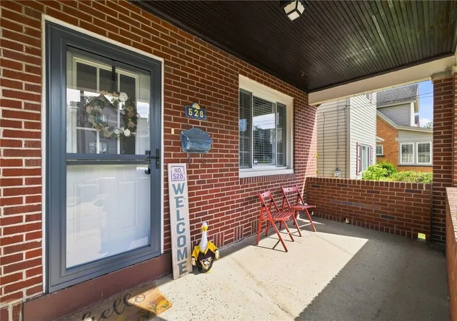 Photo 3 of Single family home for sale at 528 Flynn Ave, Carnegie, PA 15106 | MLS# 1773402 | Listing updated on 2026-09-12