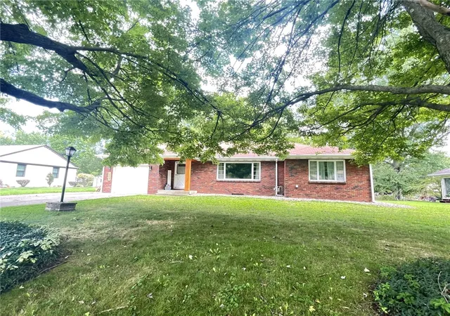 Photo 2 of Single family home for sale at 229 Meadowbrook Rd, Hermitage, PA 16148 | MLS# 1774034 | Listing updated on 2026-10-05