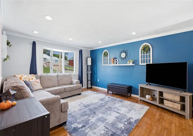 Photo 3 of Single family home for sale at 413 Belfrey Dr, Elizabeth Twp/boro, PA 15037 | MLS# 1774029 | Listing updated on 2026-09-18