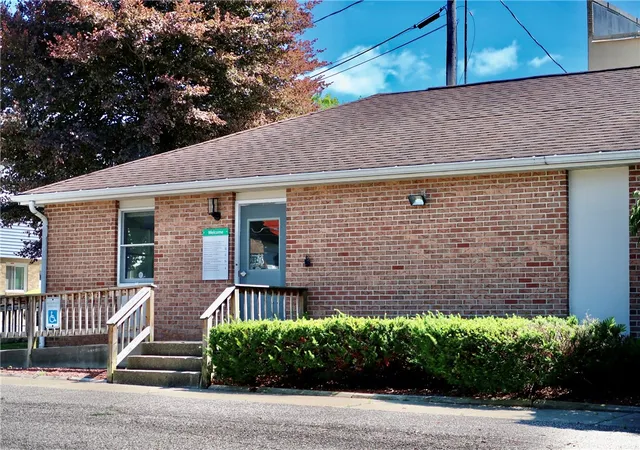 Photo 2 of Single family home for sale at 25 Linden St, Stoneboro, PA 16153 | MLS# 1773722 | Listing updated on 2026-09-11
