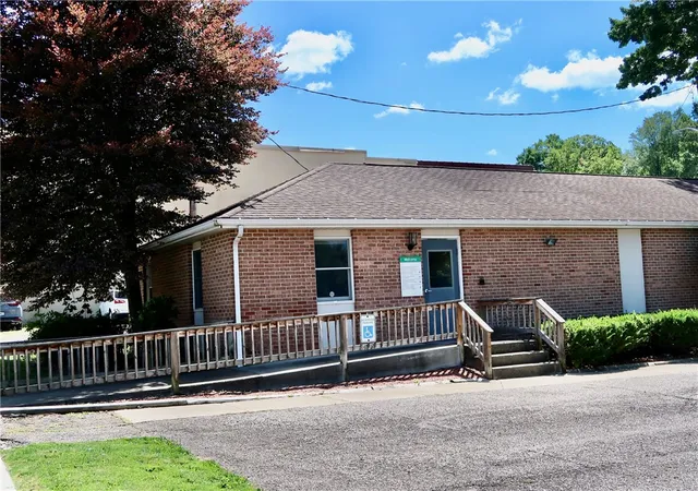 Photo 3 of Single family home for sale at 25 Linden St, Stoneboro, PA 16153 | MLS# 1773722 | Listing updated on 2026-09-11