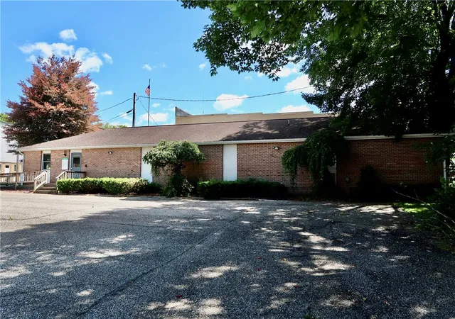 Photo 4 of Single family home for sale at 25 Linden St, Stoneboro, PA 16153 | MLS# 1773722 | Listing updated on 2026-09-11