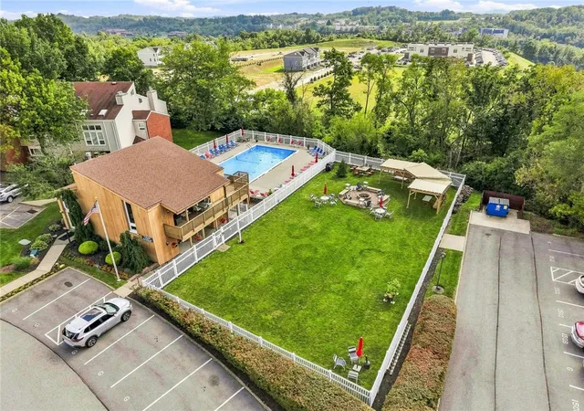 Photo 33 of Condo for sale at 2109 Kenzie Dr, Robinson Twp, PA 15205 | MLS# 1773880 | Listing updated on 2026-09-12
