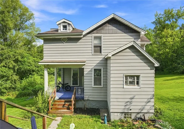 Photo 1 of Single family home for sale at 424 Bunola River Rd, Forward Twp, PA 15020 | MLS# 1773863 | Listing updated on 2026-09-12