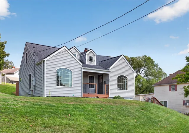 Photo 2 of Single family home for sale at 222 N Cherry Ave, Houston, PA 15342 | MLS# 1773801 | Listing updated on 2026-10-02