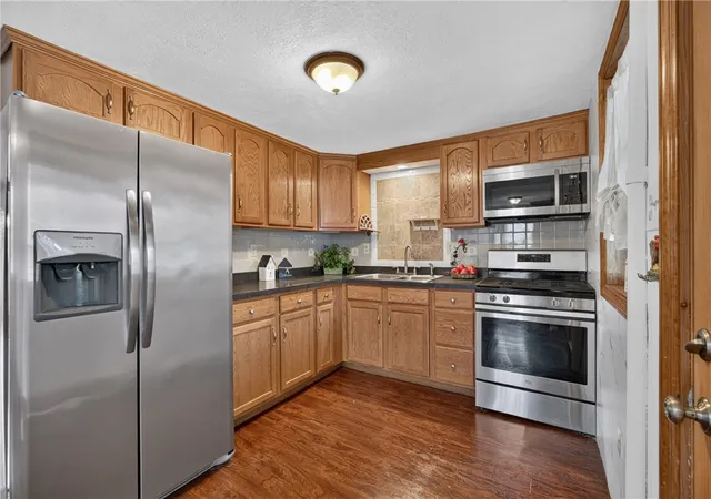 Photo 3 of Single family home for sale at 222 N Cherry Ave, Houston, PA 15342 | MLS# 1773801 | Listing updated on 2026-10-02