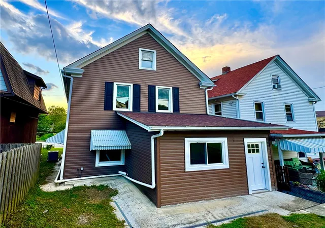 Photo 2 of Single family home for sale at 1528 Victoria Ave, New Kensington, PA 15068 | MLS# 1773824 | Listing updated on 2026-09-11