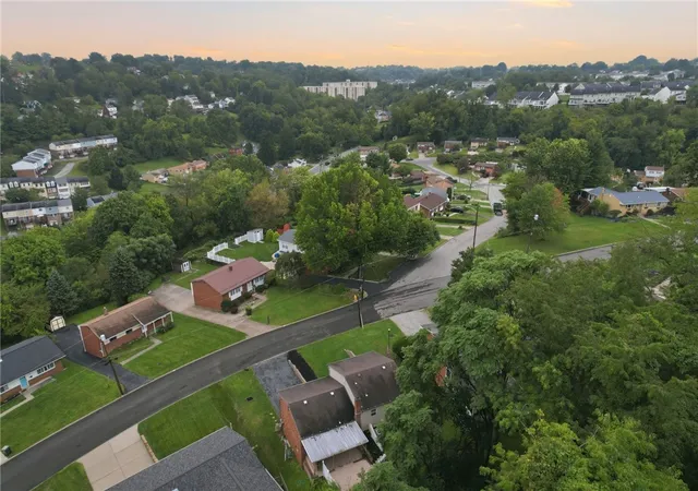 Photo 4 of Single family home for sale at 72 Woody Crst Dr, Whitehall, PA 15234 | MLS# 1773963 | Listing updated on 2026-09-13