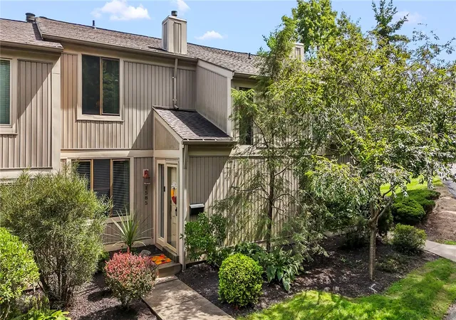 Single family home for sale at 1585 Pineview Dr, Upper St Clair, PA 15241 | MLS# 1774040