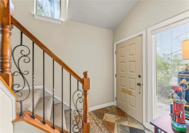 Photo 3 of Single family home for sale at 1585 Pineview Dr, Upper St Clair, PA 15241 | MLS# 1774040 | Listing updated on 2026-09-13