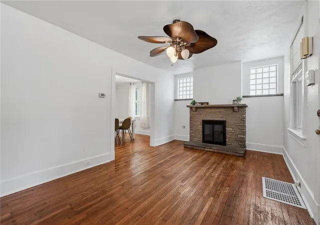 Photo 3 of Single family home for sale at 33 Defoe St, Observatory Hill, PA 15214 | MLS# 1770769 | Listing updated on 2026-09-11