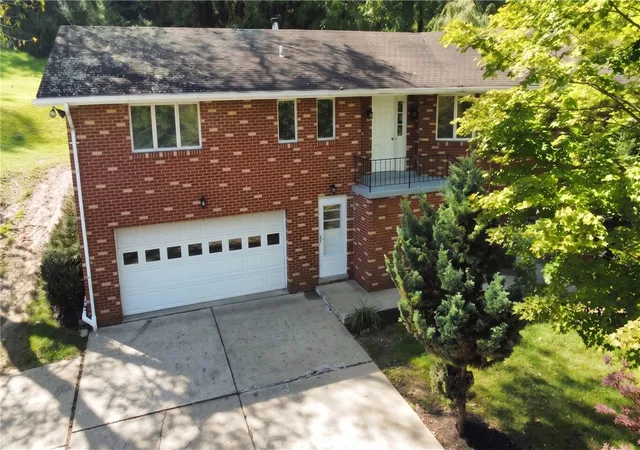 Photo 1 of Single family home for sale at 350 Country Clb Rd, South Strabane, PA 15301 | MLS# 1774018 | Listing updated on 2026-10-14