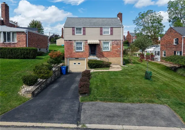 Photo 3 of Single family home for sale at 5362 Fieldcrest Dr, Whitehall, PA 15236 | MLS# 1774066 | Listing updated on 2026-09-12