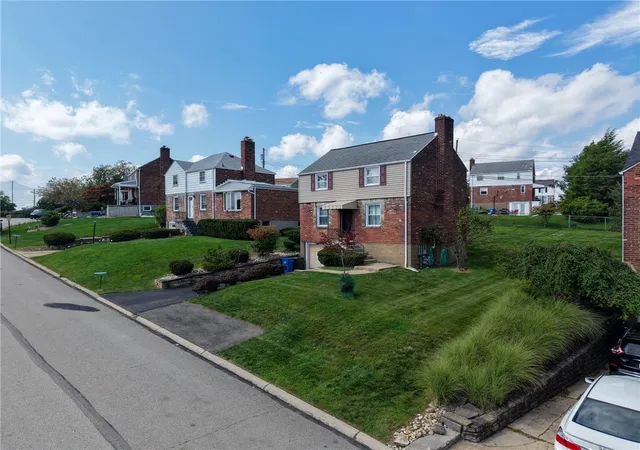 Photo 3 of Single family home for sale at 5362 Fieldcrest Dr, Whitehall, PA 15236 | MLS# 1774066 | Listing updated on 2026-09-12