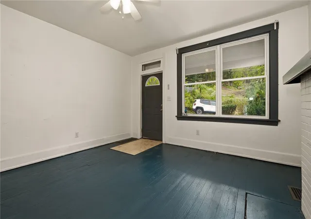 Photo 3 of Single family home for sale at 545 Frayne St, Greenfield, PA 15207 | MLS# 1774067 | Listing updated on 2026-09-13