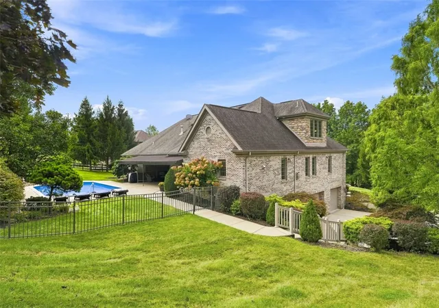 Photo 3 of Single family home for sale at 322 Quarry Rd, South Strabane, PA 15301 | MLS# 1773856 | Listing updated on 2026-09-28