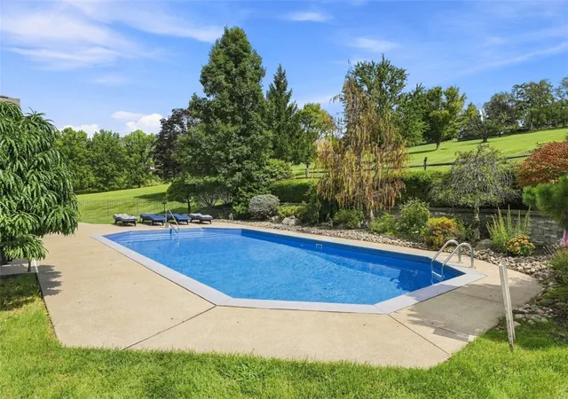 Photo 4 of Single family home for sale at 322 Quarry Rd, South Strabane, PA 15301 | MLS# 1773856 | Listing updated on 2026-09-28