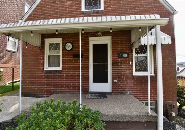 Photo 2 of Sale Pending at 1000 Ewing St, Arnold, PA 15068 | MLS# 1773518 | Listing updated on 2026-10-19