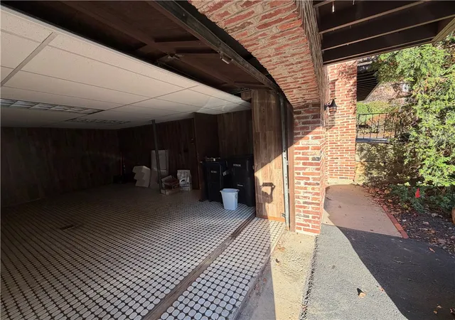 Photo 3 of Townhouse for sale at 608 Maplewood Ct, Ross Twp, PA 15237 | MLS# 1774073 | Listing updated on 2026-10-19