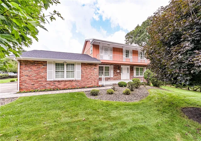 Single family home for sale at 10 Holly Dr, Hempfield Twp, PA 15601 | MLS# 1773538