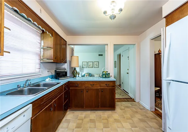 Photo 4 of Single family home for sale at 10 Holly Dr, Hempfield Twp, PA 15601 | MLS# 1773538 | Listing updated on 2026-09-13