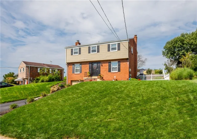 Photo 2 of Single family home for sale at 348 Grace St, Pleasant Hills, PA 15236 | MLS# 1773939 | Listing updated on 2026-10-17