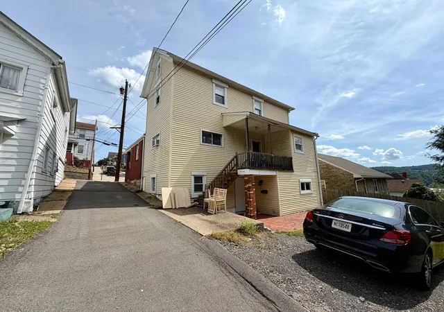 Photo 3 of Multi family home for sale at 321 Greenside Ave, Canonsburg, PA 15317 | MLS# 1774081 | Listing updated on 2026-09-14