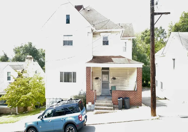 Photo 4 of House for sale at 321 Greenside Ave, Canonsburg, PA 15317 | MLS# 1774081 | Listing updated on 2026-09-14