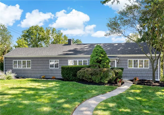Photo 2 of Manufactured home for sale at 2511 Fife Dr, Upper St Clair, PA 15241 | MLS# 1773692 | Listing updated on 2026-09-15