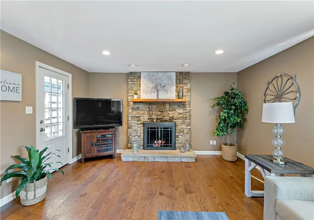 Photo 3 of Manufactured home for sale at 2511 Fife Dr, Upper St Clair, PA 15241 | MLS# 1773692 | Listing updated on 2026-09-15