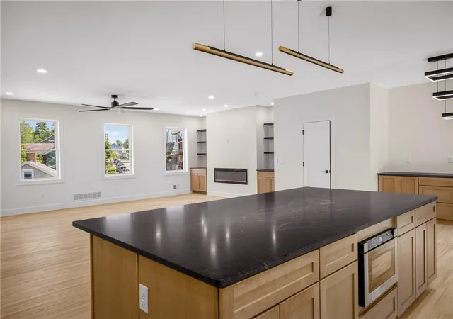 Photo 4 of Single family home for sale at 223 Wilbert St, Mt Washington, PA 15211 | MLS# 1773686 | Listing updated on 2026-09-11