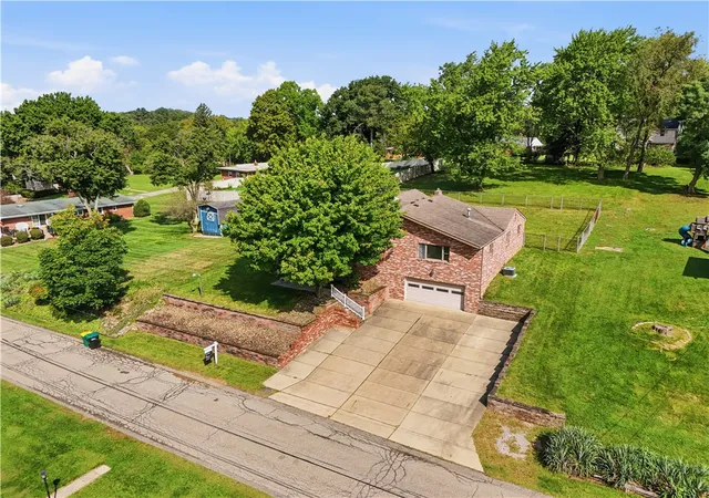 Photo 3 of Single family home for sale at 2473 Mae Dr, Hampton, PA 15101 | MLS# 1773279 | Listing updated on 2026-09-11
