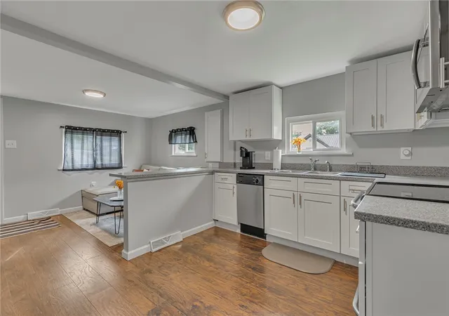Photo 4 of Single family home for sale at 1301 19th Avenue, Patterson Twp, PA 15010 | MLS# 1773492 | Listing updated on 2026-09-11