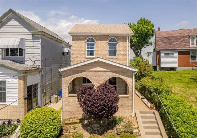 Single family home for sale at 1734 Rutledge St, Mt Washington, PA 15211 | MLS# 1774119