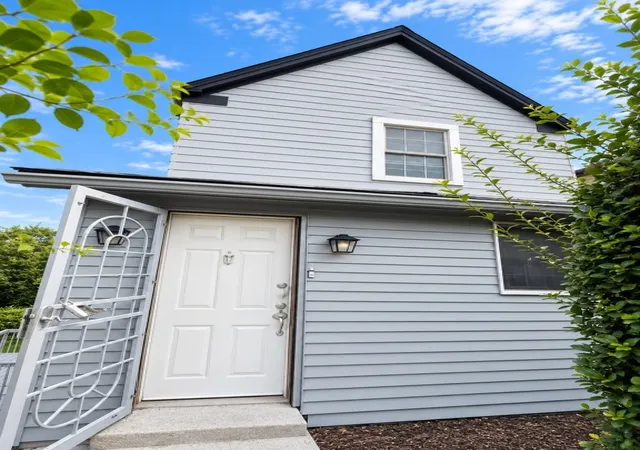 Photo 3 of Single family home for sale at 5221 Schenley Ave, Garfield, PA 15224 | MLS# 1774118 | Listing updated on 2026-09-11