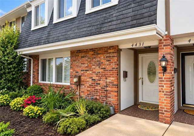 Photo 2 of Townhouse for sale at 4431 Laurel Oak Dr, Hampton, PA 15101 | MLS# 1773860 | Listing updated on 2026-09-11