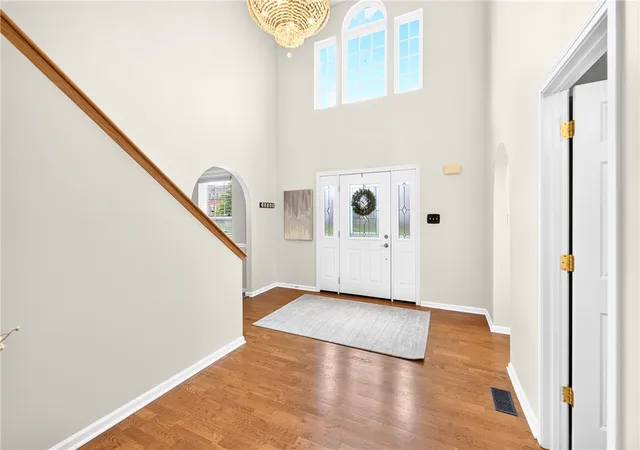 Photo 3 of Single family home for sale at 505 Blue Ridge Dr, Moon/crescent Twp, PA 15108 | MLS# 1773842 | Listing updated on 2026-09-19