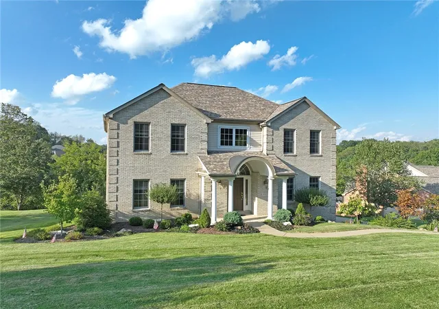 Photo 1 of Single family home for sale at 313 Bunker Hl Dr, Peters Twp, PA 15317 | MLS# 1773912 | Listing updated on 2026-09-29