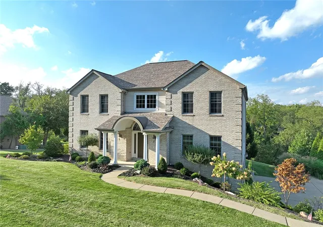 Photo 2 of Single family home for sale at 313 Bunker Hl Dr, Peters Twp, PA 15317 | MLS# 1773912 | Listing updated on 2026-09-29