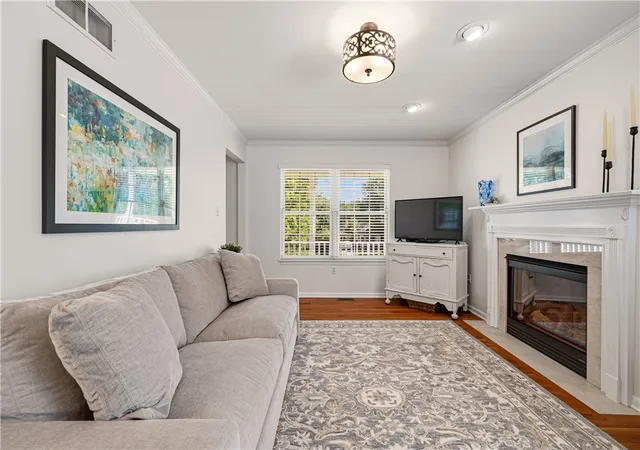 Photo 4 of Single family home for sale at 1042 S Lake Dr, Pine Twp, PA 15044 | MLS# 1774007 | Listing updated on 2026-09-14