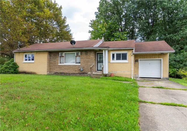 Single family home for sale at 98 Capitol Ct, Farrell, PA 16121 | MLS# 1774146