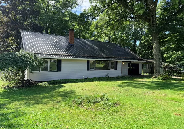 Photo 1 of Single family home for sale at 326 Frazier Dr, Neshannock Twp, PA 16105 | MLS# 1774157 | Listing updated on 2026-09-12