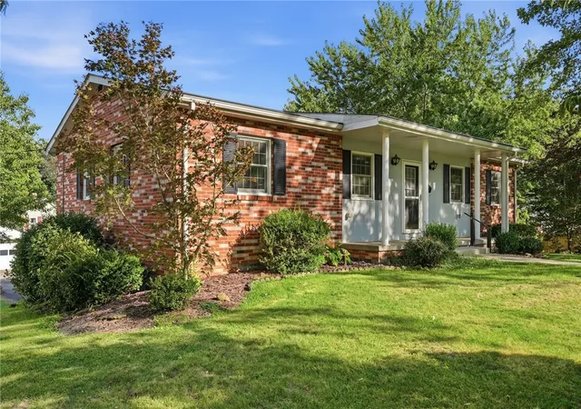 Photo 3 of Sale Pending at 810 15th Avenue, Beaver Falls, PA 15010 | MLS# 1774087 | Listing updated on 2026-09-16